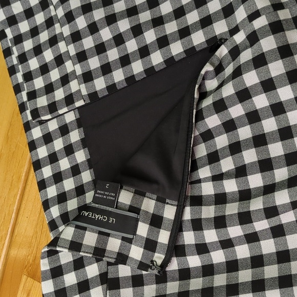 Le Chateau Asymmetrical Check Pencil Skirt Size 2 - Picture 6 of 7